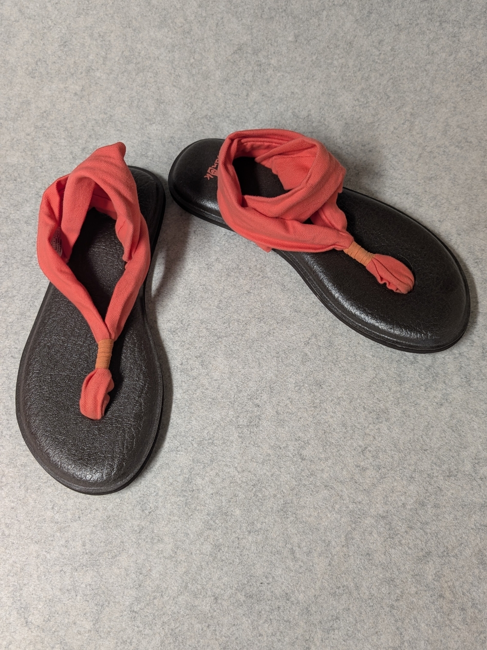 Sanuk Coral Fabric Wrap Toe-Post Sandals with Brown Footbed